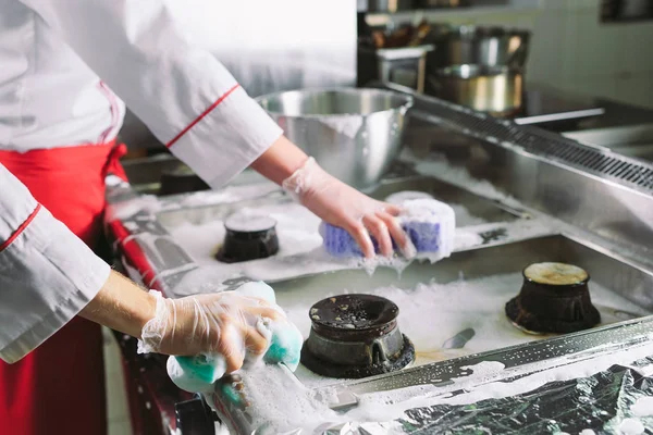 https://www.hospitalitydirectory.com.au/images/product_images/Oz_Tank/Product_News/2026/2026Apr30_Clean-up-crew/Oz-Tank_Clean-up-crew.jpg