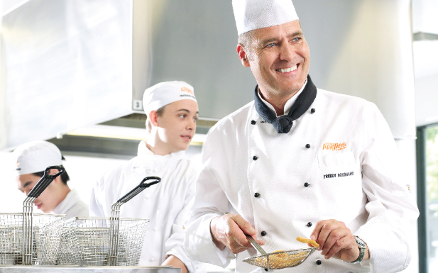 https://www.hospitalitydirectory.com.au/images/product_images/Peerless-foods/Product-news/2024/2024Jun04_Formula-40/Peerless_Formula-40-1.png