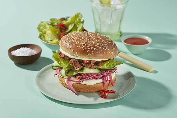 https://www.hospitalitydirectory.com.au/images/product_images/Tip-Top/Product-News/2025/2025May06_Tip-Top_Milk-Style_Gourmet/Tip-Top_Gourmet-Burger-Bun.jpg